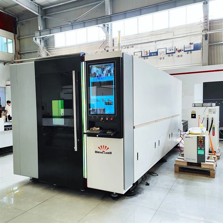 enclosed dual platform fiber laser cutting machine